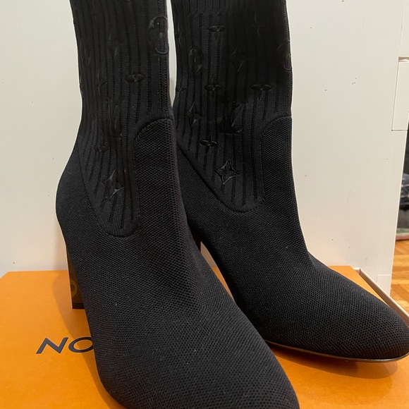 Louis Vuitton - Picture 3 of 10